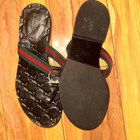 Gucci -Thong Sandals. Very sexy and comfortable. In very good Condition - Picture 5 of 5